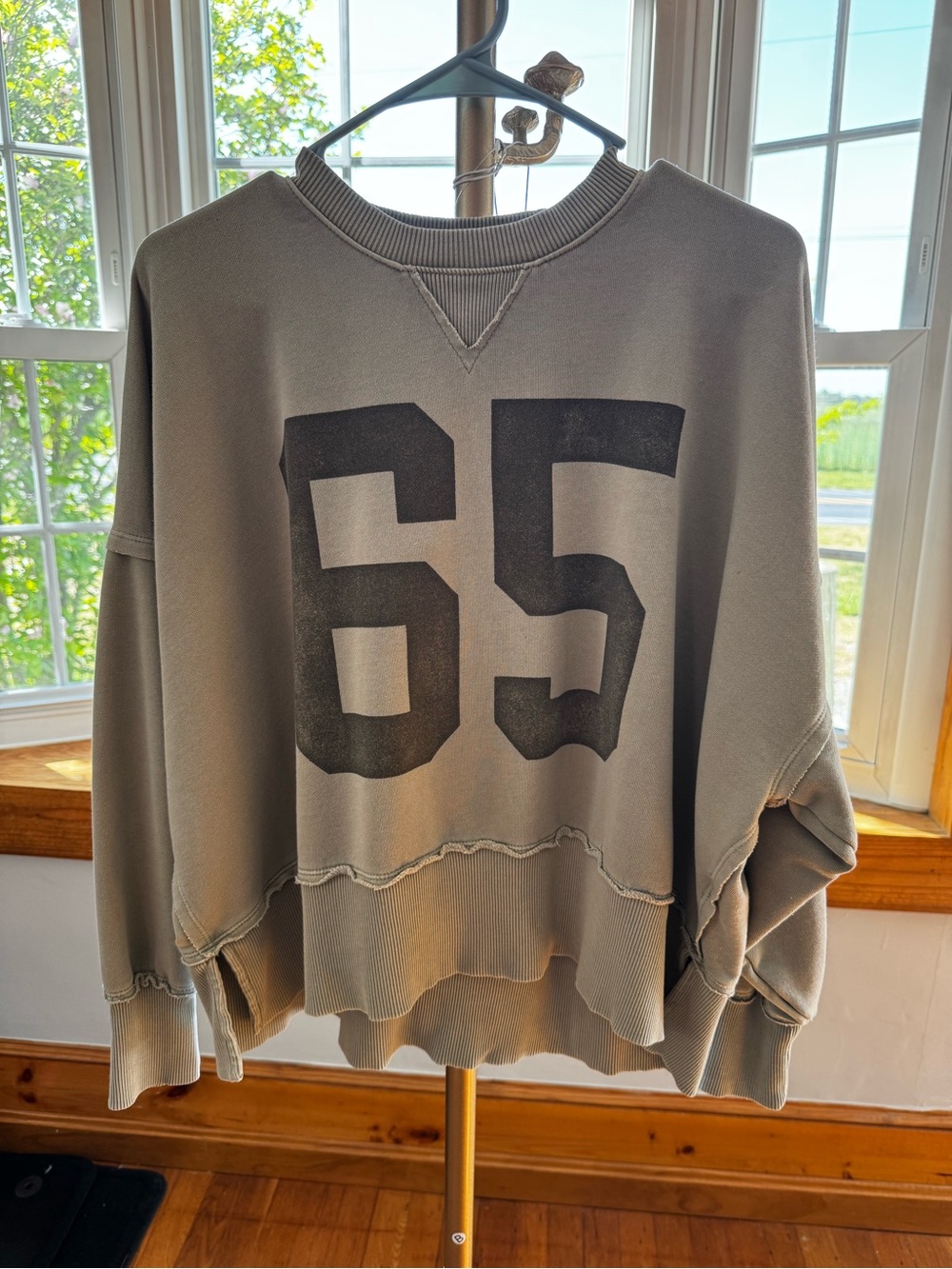 American Eagle Outfitters Big Hug Oversized Sweatshirt with '65' Graphic